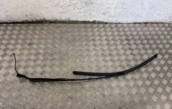 Tesla Model X Windshield/front glass wiper blade 104666900B