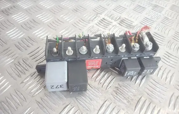 Audi A4 S4 B5 8D Fuse module 4A0941822