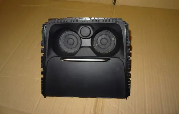 Cup holder front