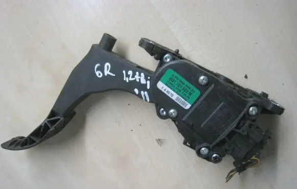 Volkswagen Polo V 6R Accelerator throttle pedal 6Q1721503M