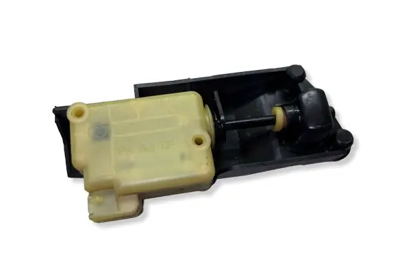 Volvo XC70 Central locking motor 30716837