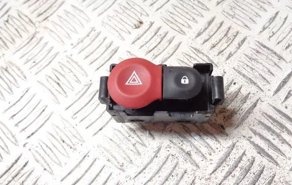 Renault Twingo III Hazard light switch