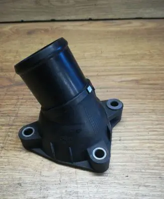 Toyota Avensis T250 Thermostat housing 163210R011