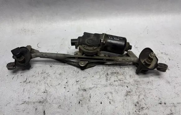 Toyota Prius (NHW20) Front wiper linkage and motor 8511047080