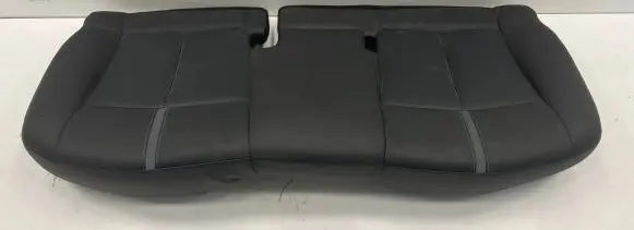 Nissan Leaf II (ZE1) Rear seat 