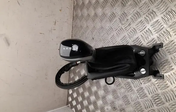 Volkswagen Taigo Gear shifter/selector 2Q1713023AF