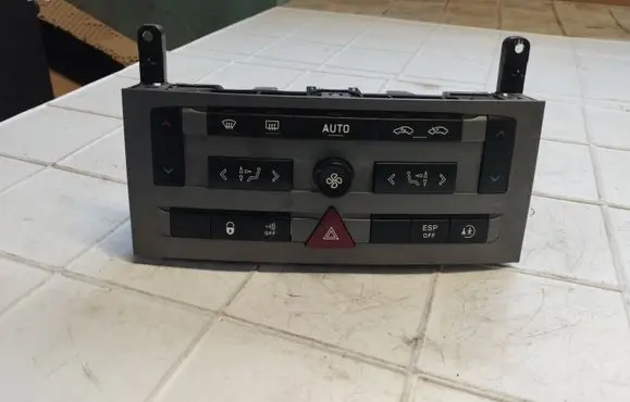 Peugeot 407 Climate control unit 96573322