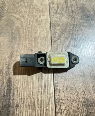 Mercedes-Benz E W211 Airbag deployment crash/impact sensor 0028201326 103645015