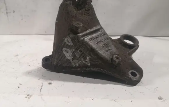 Audi A4 S4 B5 8D Gearbox mounting bracket 8D0399114L