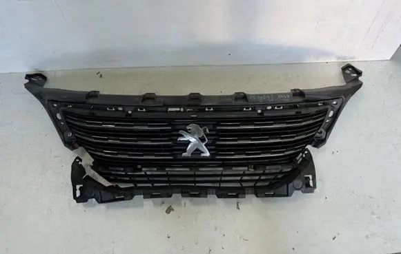 Peugeot 5008 II Front grill 9814783380