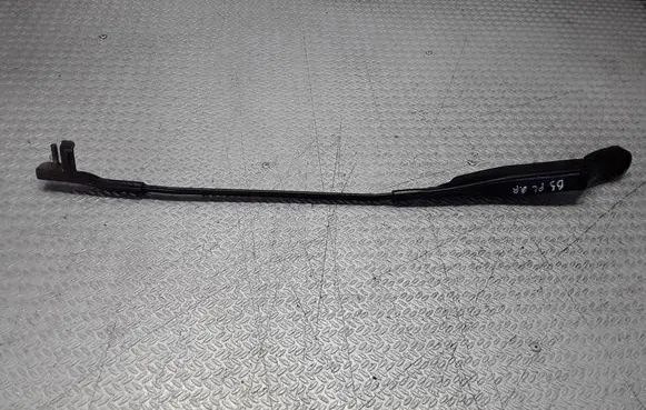 Volkswagen PASSAT B5.5 Front wiper blade arm 3B1955410C