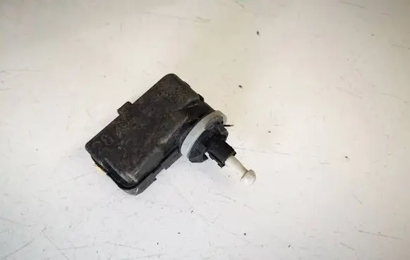 Headlight level adjustment motor