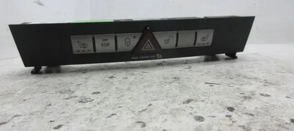 Mercedes-Benz SLK R171 Tailgate/trunk/boot open switch 1718200410