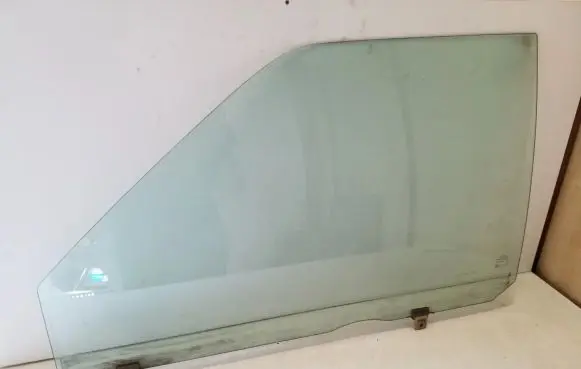 Opel Frontera A Front door window glass four-door