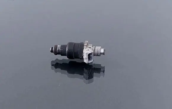 Audi A4 S4 B5 8D Fuel injector 078133551 078133551D