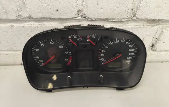 Volkswagen Golf IV Speedometer (instrument cluster) 1J0919881B 0110819356 0263611022