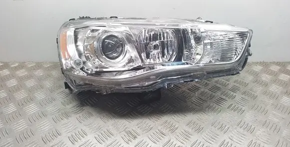 Mitsubishi Outlander Headlight/headlamp P8924R
