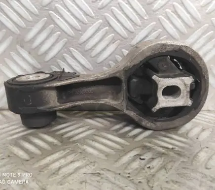 Renault Trafic III (X82) Engine mount bracket 8200404271 93853920