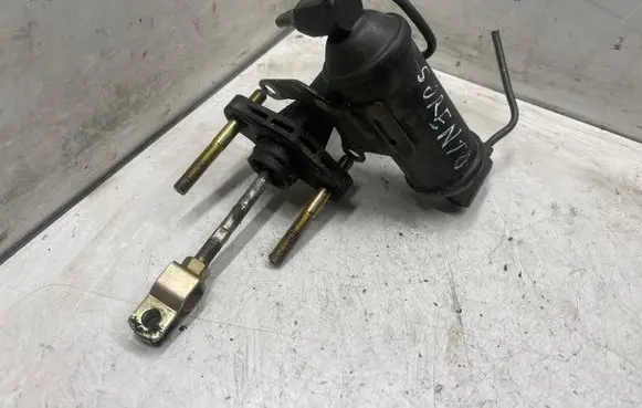 KIA Sorento Clutch master cylinder 1258