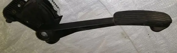 Volvo V70 Accelerator throttle pedal