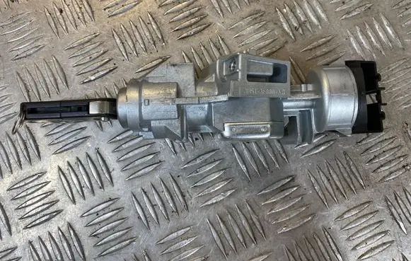 Ford S-MAX Ignition lock 3M513F880AD