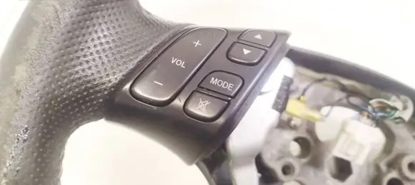 Steering wheel buttons/switches