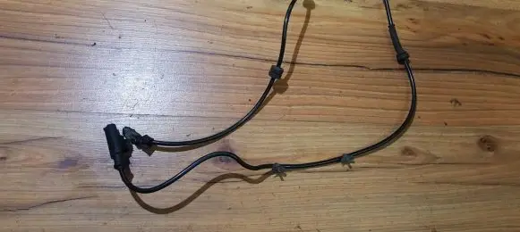 Nissan Micra ABS brake wheel speed sensor 0265007537