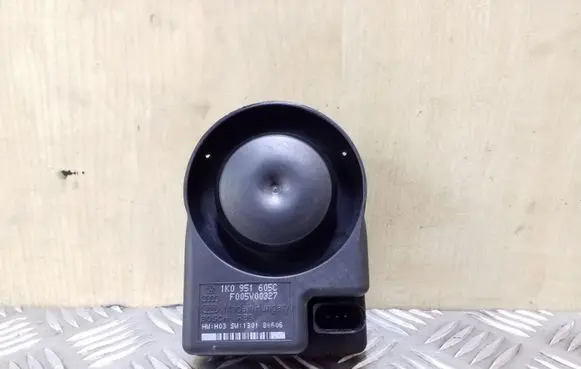 Volkswagen Tiguan Alarm system siren 1K0951605C F005V00327
