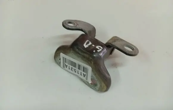 Toyota Yaris Rear door lower hinge