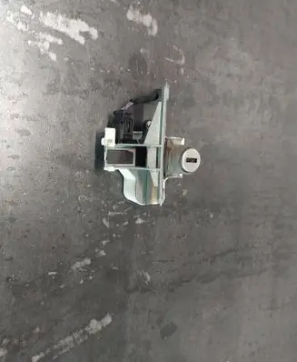Audi A4 S4 B5 8D Tailgate exterior lock 8D9827573A