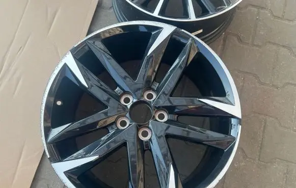 Toyota C-HR I R19 alloy rim 
