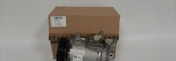 Volkswagen PASSAT B6 Air conditioning (A/C) compressor (pump) 5N0820803A
