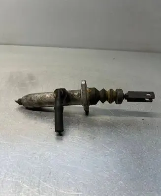 Audi 80 90 S2 B4 Clutch master cylinder dg43367g