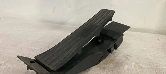 BMW 5 E60 E61 Accelerator throttle pedal 6766930