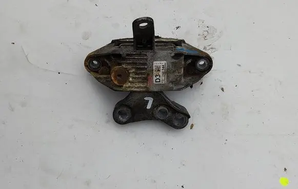 Chevrolet Orlando Gearbox mounting bracket 