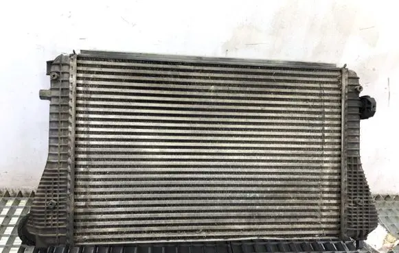 Seat Leon (1P) Intercooler radiator 1K0145803A
