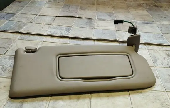 Volvo V50 Sun visor