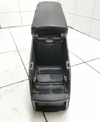 Toyota Prius (XW20) Armrest 5891247030