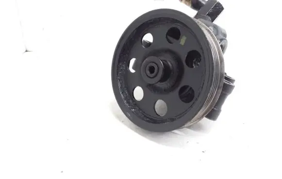 Ford Focus Power steering pump 0CD0903