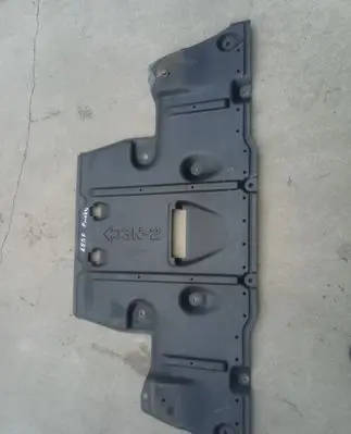 Nissan Leaf I (ZE0) Center/middle under tray cover 748113NA0A