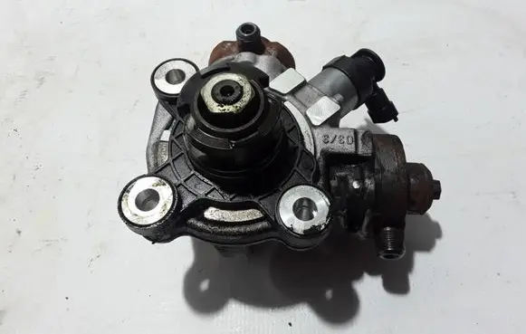 Volvo XC60 Fuel injection high pressure pump 31272896