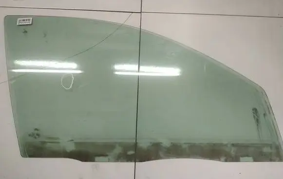 Ford Mondeo Mk III Front door window glass four-door AS2
