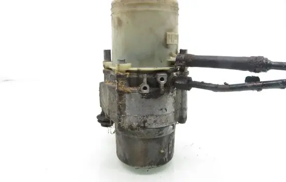 Volkswagen Polo IV 9N3 Power steering pump 6Q0423371B