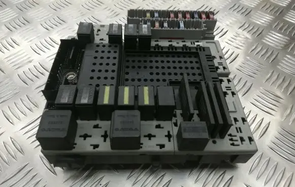 Volvo S80 Fuse module 8645729 8688153