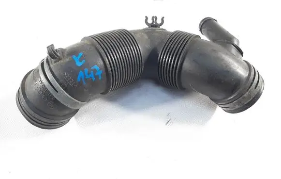 Volkswagen Golf V Air intake hose/pipe 3C0129654M