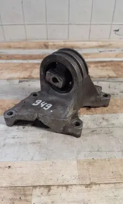 Volvo XC90 Engine mount bracket 8671633