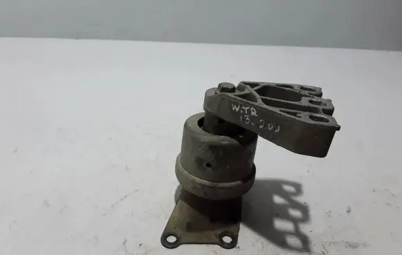 Volkswagen Transporter - Caravelle T5 Engine mount bracket 7E0199207