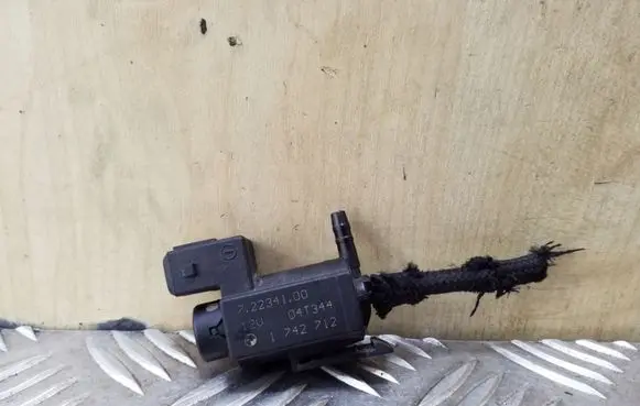 BMW 1 E81 E87 Turbo solenoid valve 72234100 1742712