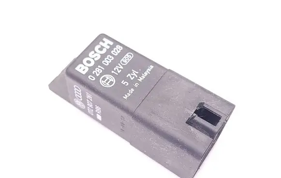 Volkswagen Crafter Glow plug pre-heat relay 0281003028