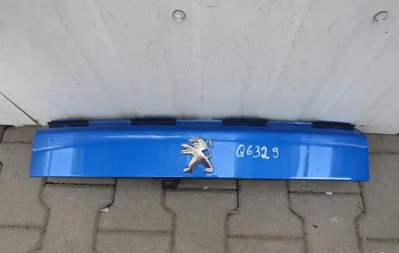 Peugeot 307 Trunk door license plate light bar 9828080180